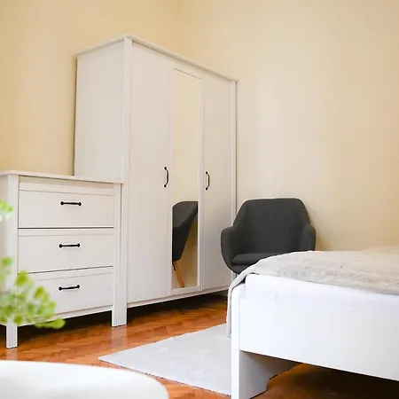 Appartement Your In Budapest: Cozy, & Silent *